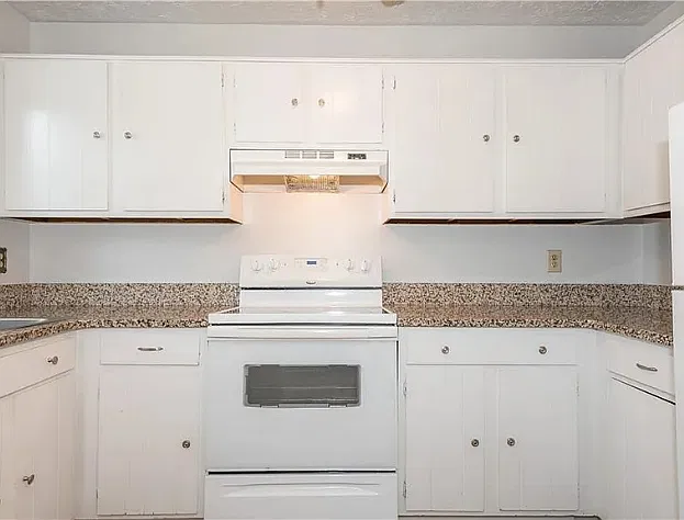 2 bed, 2.5 bath, 1054 sqft, $1,900 — Photo 2