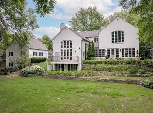 132 S Bennett St, Geneva, IL 60134