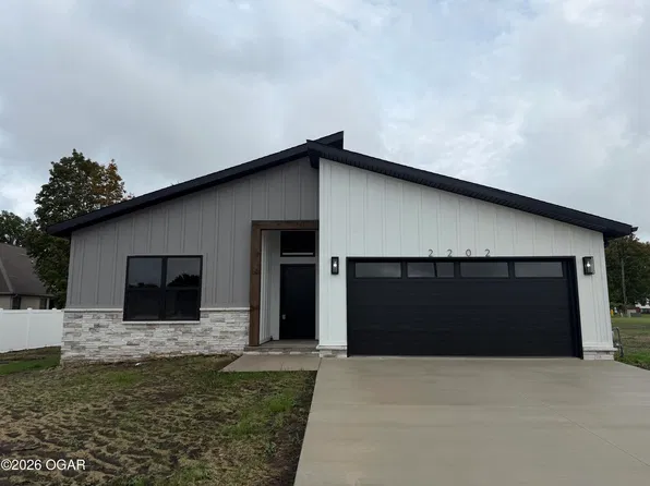 2202 Modern Ave, Carthage, MO 64836