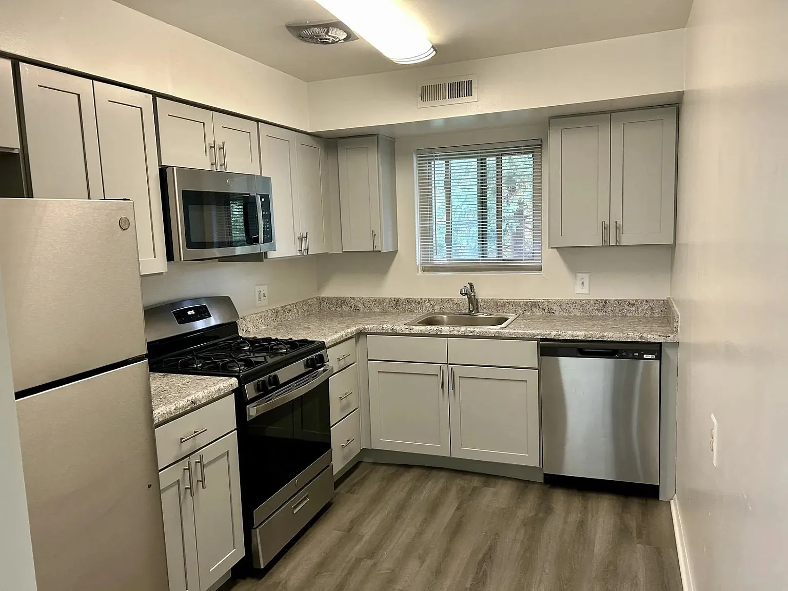 Milbrook Park Apartments — Photo 4