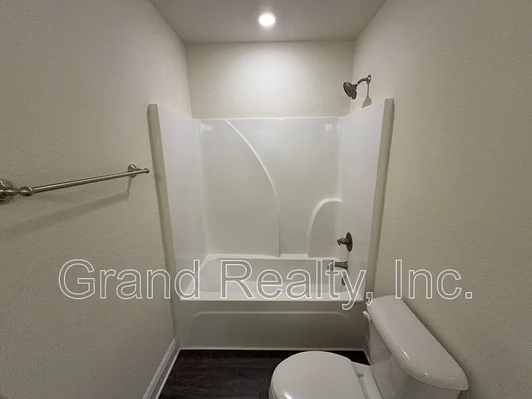 4393 Village Oak Ln — Photo 18
