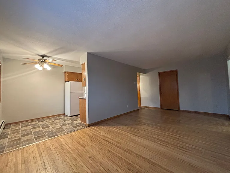984 Van Buren Ave — Photo 6