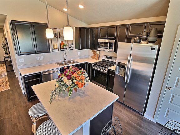 Del Norte 501 - Kitchen View 1 - Example