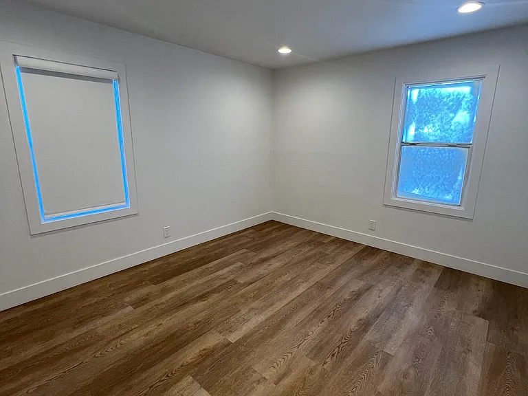 21258 Hobert St — Photo 9