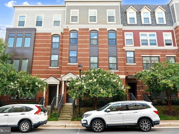 10715 Viognier Ter, Fairfax, VA 22030