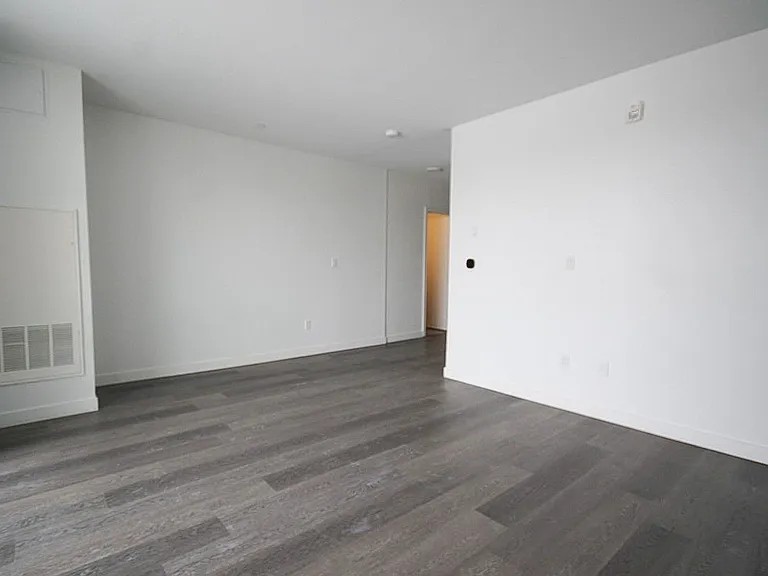 388 King St E #501 — Photo 15