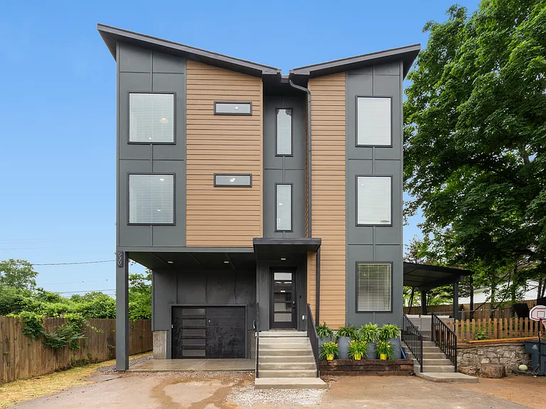 530 Continental Dr — Photo 31