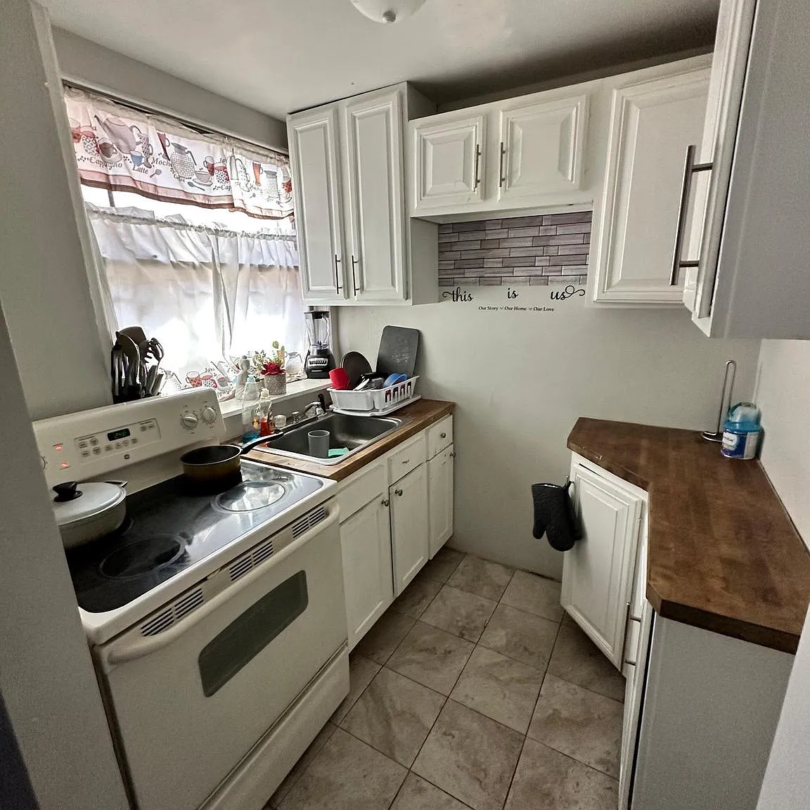 2 bed, 1.0 bath, 750 sqft, $1,200 — Photo 2
