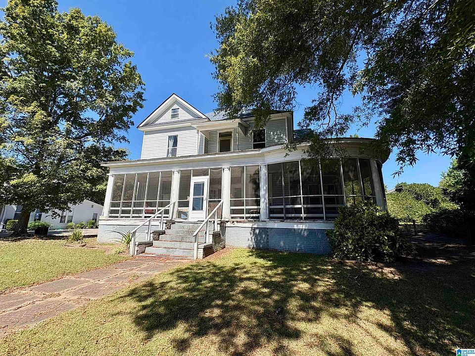 1st image of 620 Main St