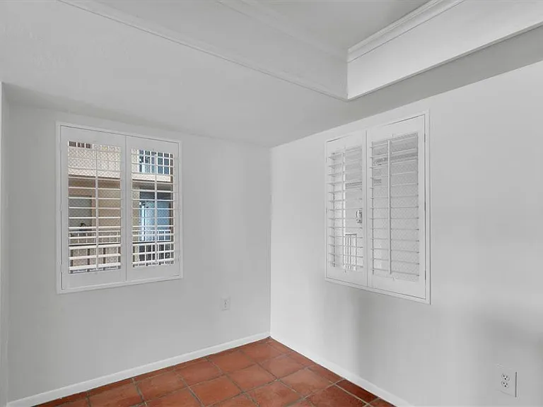4900 38th Way S #302 — Photo 17