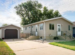 3904 S Glendale Ave, Sioux Falls, SD 57105