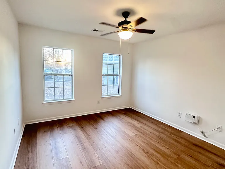 210 Barnwell St — Photo 13