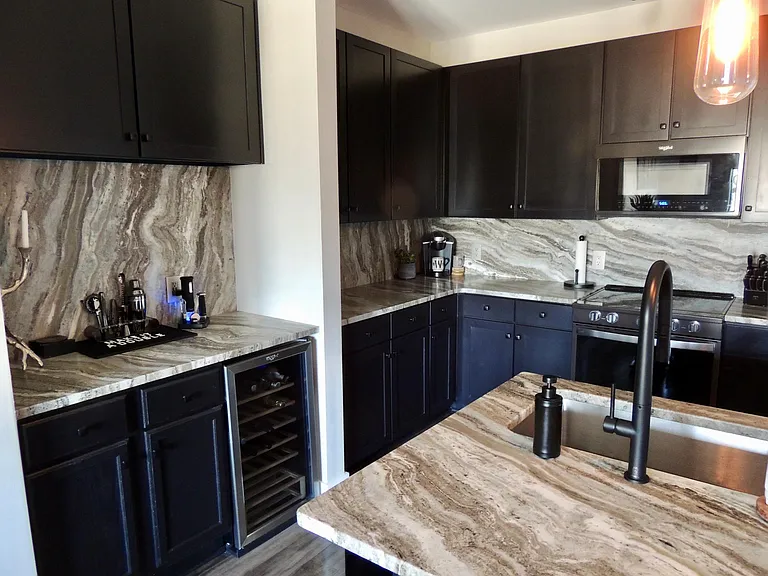 630 Calvert St #302 — Photo 3
