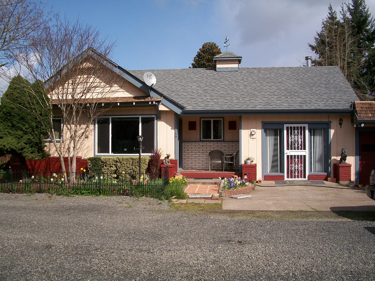140 SE 3rd St photo 1