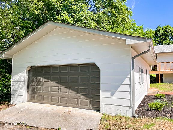 5th image of 6309 Stonecress Ln
