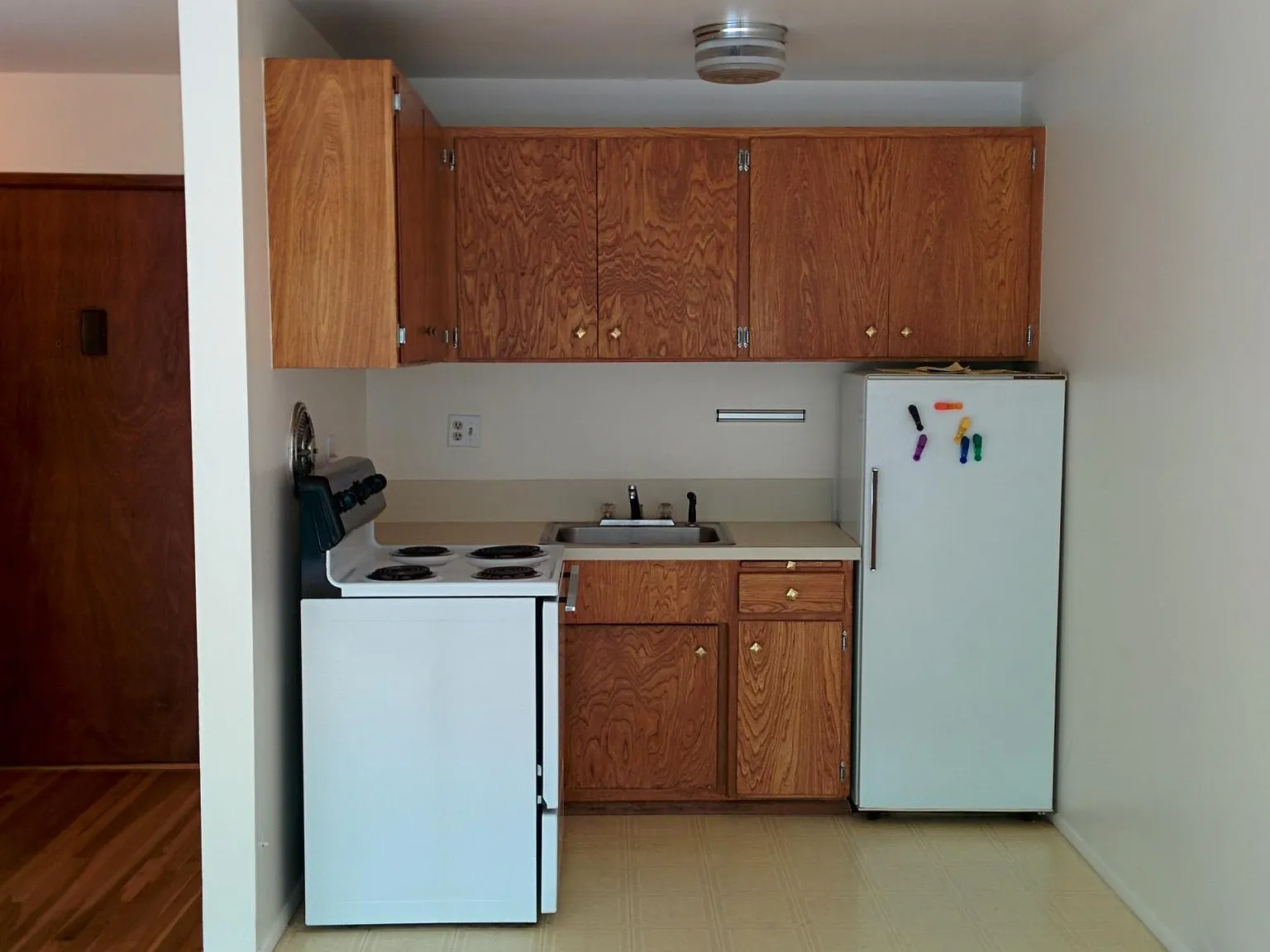 735 Belmont Ave E — Photo 4