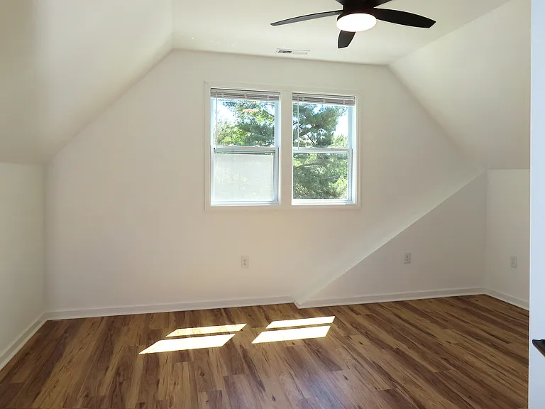 527 Cornelius St — Photo 15