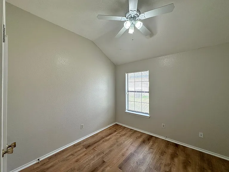 607 Hogan Dr — Photo 25