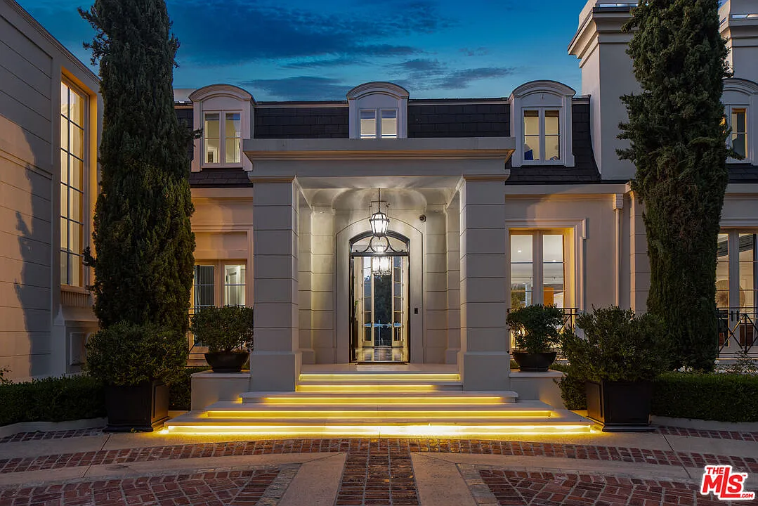 9 bed, 13.0 bath, 20000 sqft, $189,000 — Photo 2