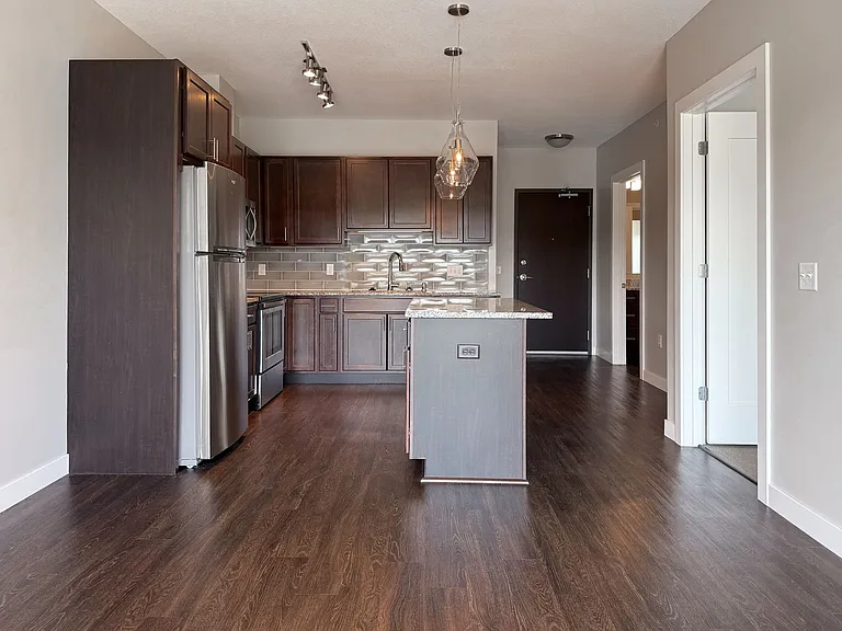 Red44 Luxury Apartments | Specials Available — Photo 44