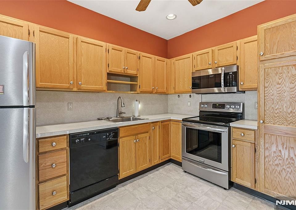 1st image of 5322 Richmond Rd #322