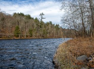 112 Rowland Rd, Greeley, PA 18425