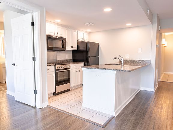 3rd image of 211 Coastal Point Dr #303