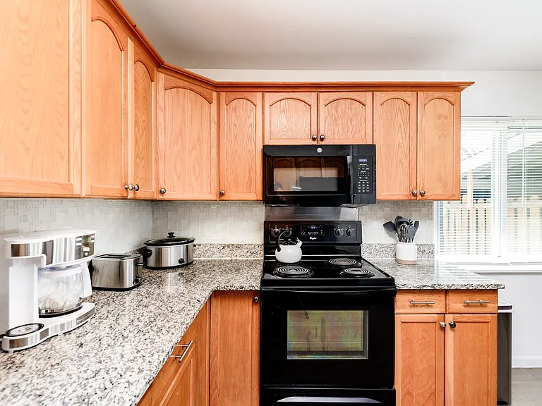 720 Jamaica Pl — Photo 12
