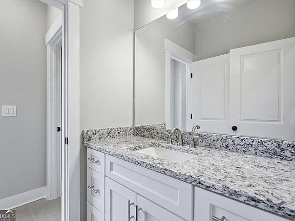 3rd image of 131 Maney Dr