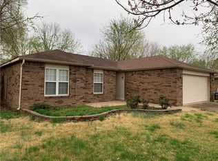 36 Burnett Cir, Bentonville, AR 72712