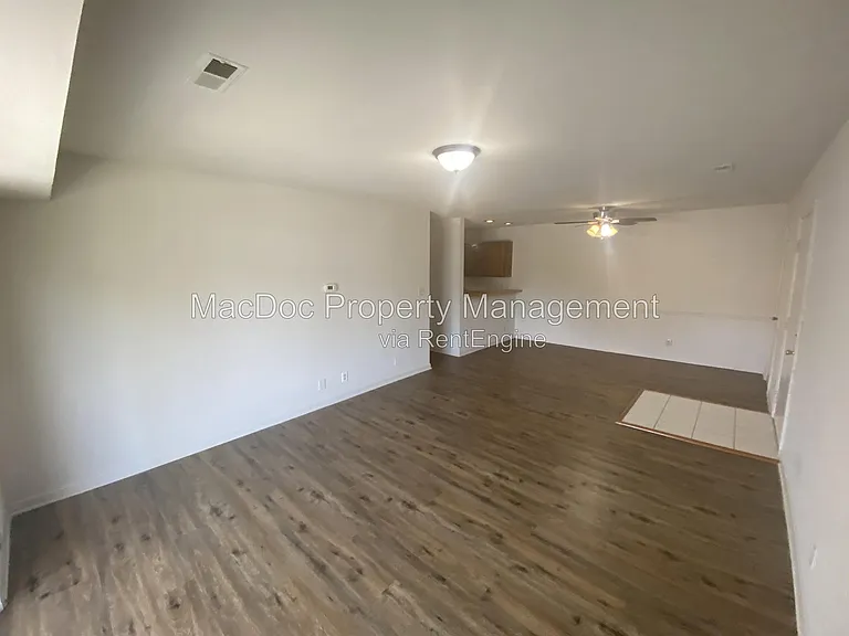 100 Chesterfield Ln #302 — Photo 6