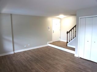 1490 W Jefferson Ave Unit A, Naperville, IL 60540