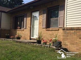 4270 Smith Rd, Lambertville, MI 48144