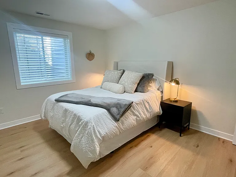 2442 Carrollton Ave #B — Photo 10