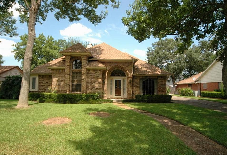 1st image of 2712 Pine Cone Ln