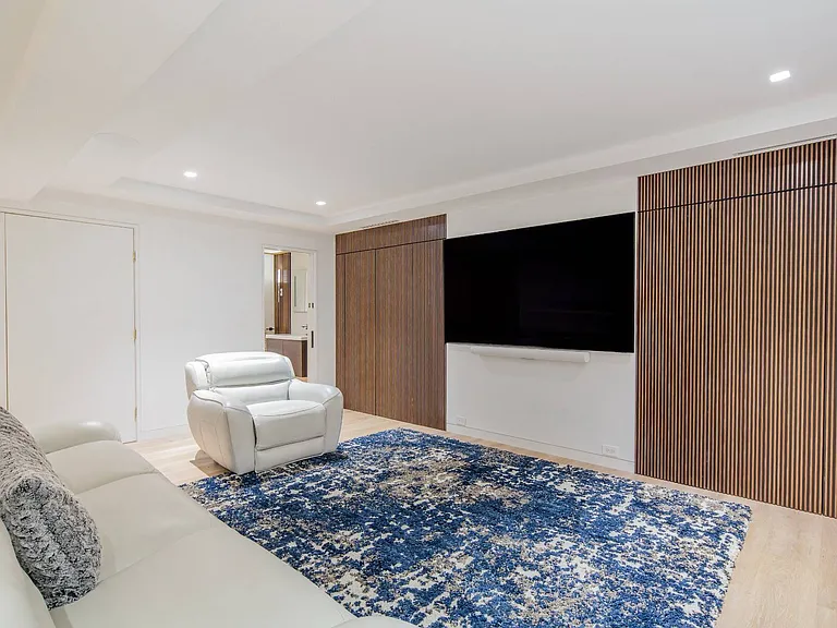 89 Pantigo Rd — Photo 35