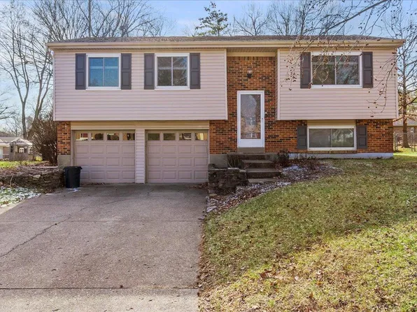 2721 Wesley Dr, Villa Hills, KY 41017