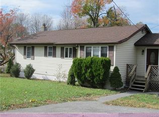 2 Windsor Rd, Monroe, NY 10950