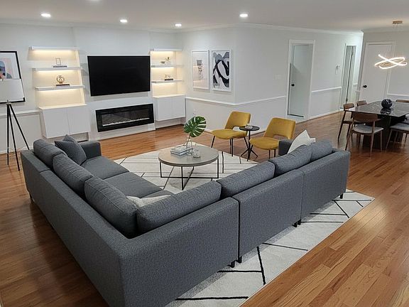 3rd image of 15712 Brandywine Rd