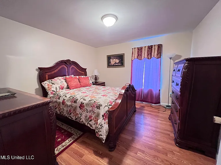 605 Victoria St — Photo 5