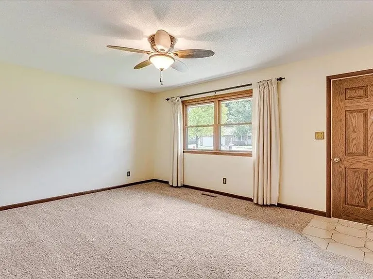 3321 Clove Cir — Photo 7