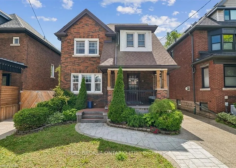 25 Ottawa St S