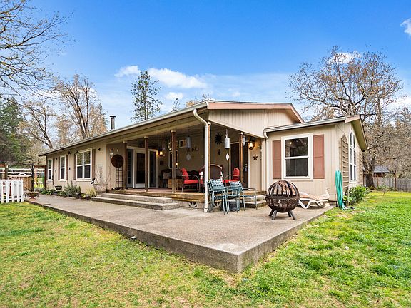 3rd image of 3134 W Evans Creek Rd