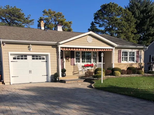 71 Brussels Court, Toms River, NJ 08757