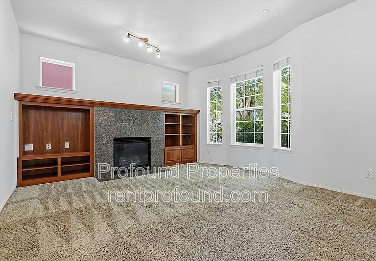 1140 SE Tamango St — Photo 4