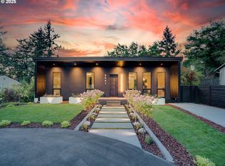 9541 SW 62nd Dr, Portland, OR 97219