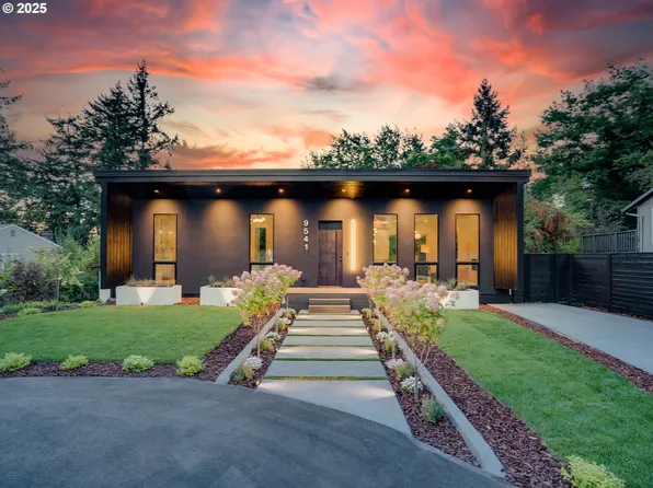 9541 SW 62nd Dr, Portland, OR 97219