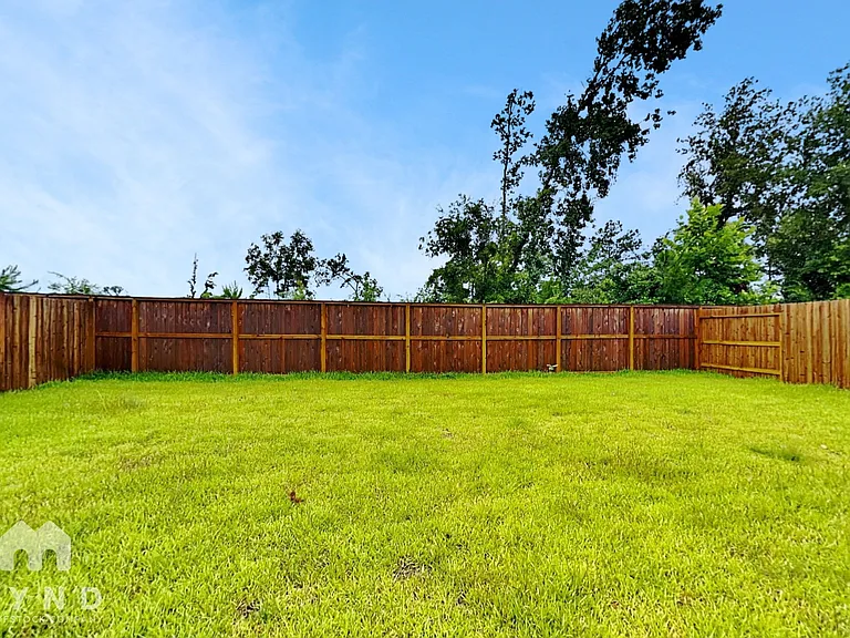 940 Capracotta Dr — Photo 18