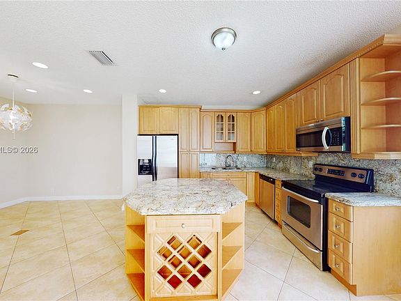 4th image of 897 Briar Ridge Rd
