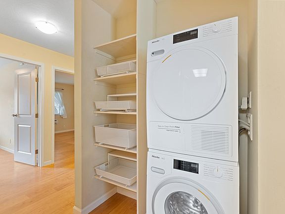 In-unit washer and dryer!!!